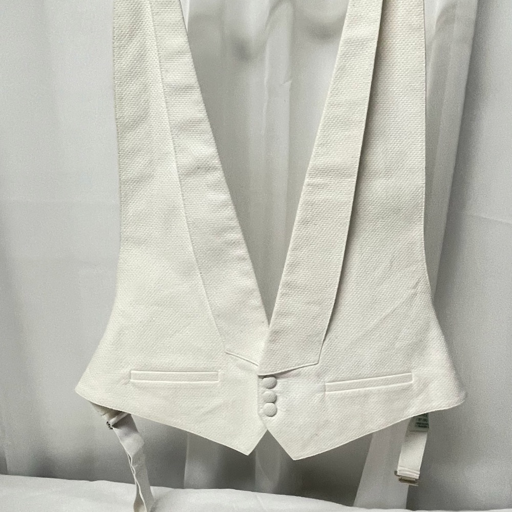 Tuxedo Jacket - Elegant Formal Vest Bow Tie Wash and Wear - Picture 8 of 13